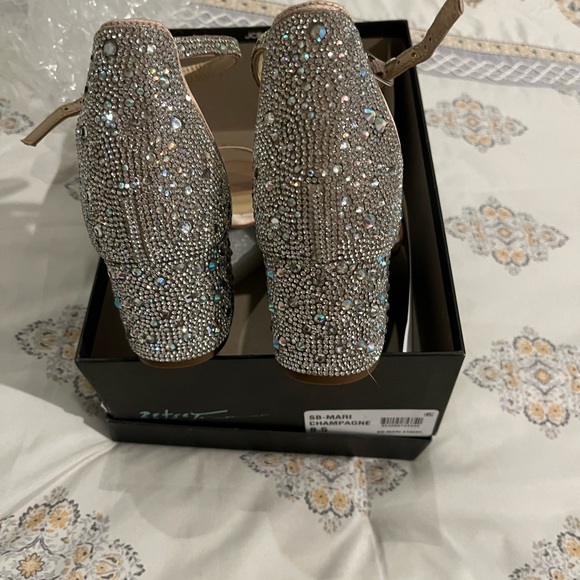 Betsey Johnson NIB 8.5 crystal block heels approx 2.25 inches - never been worn - Picture 2 of 7